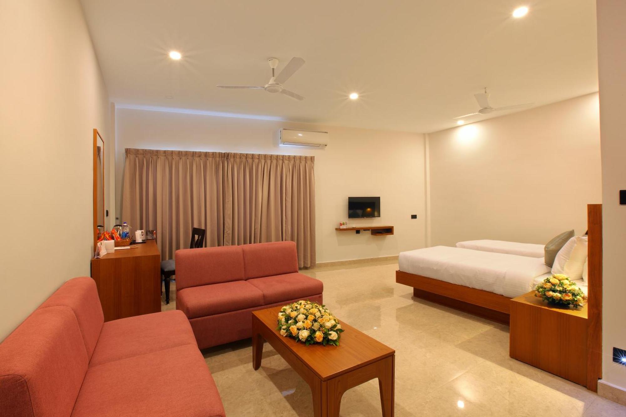 Hotel Prince Kāladi Extérieur photo